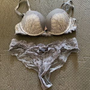 Victoria’s Secret dream Angel bra set